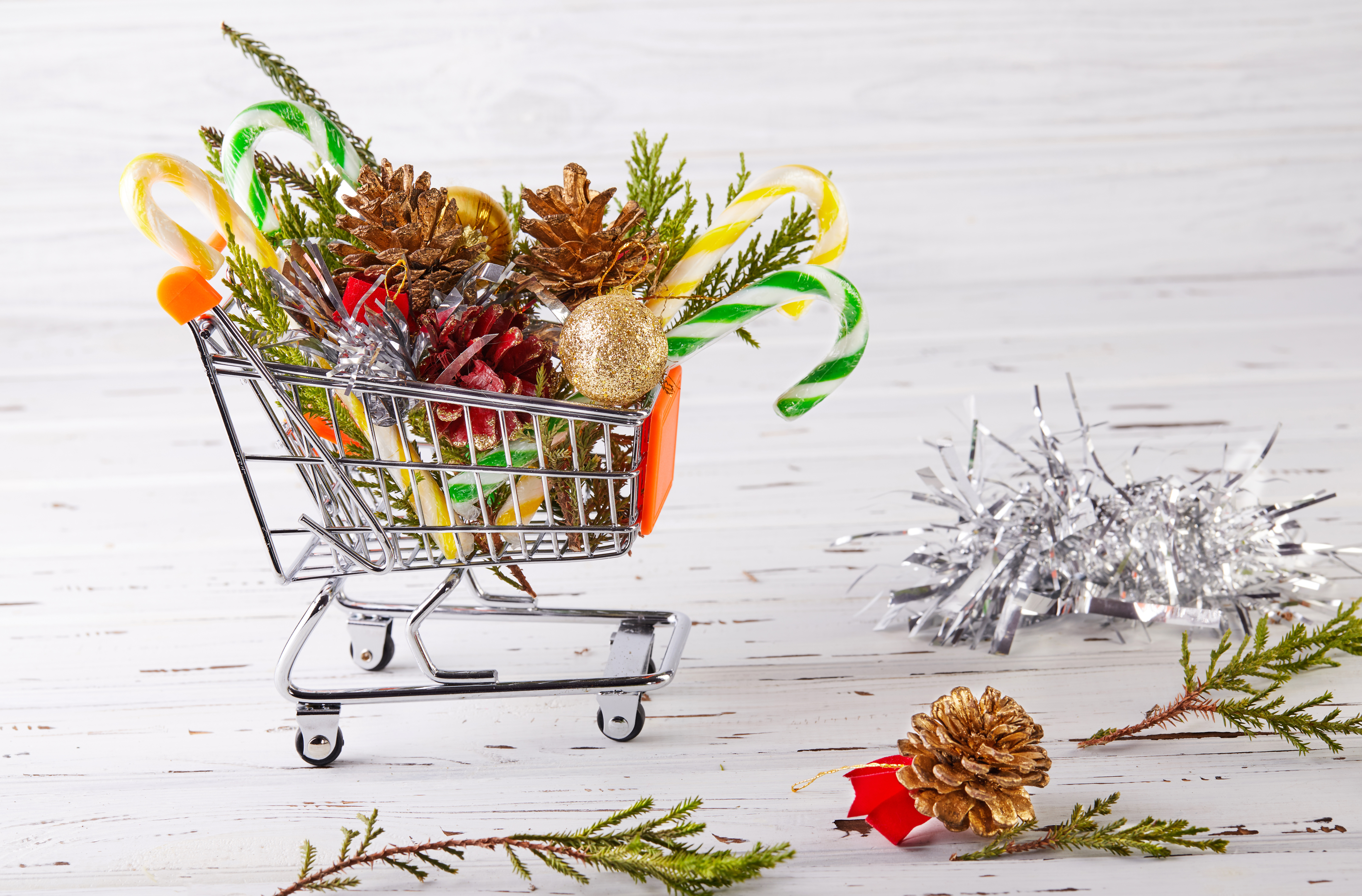 Julmaten 2025: Kraftiga prisökningar på gottebordet – men klassikerna bromsar in